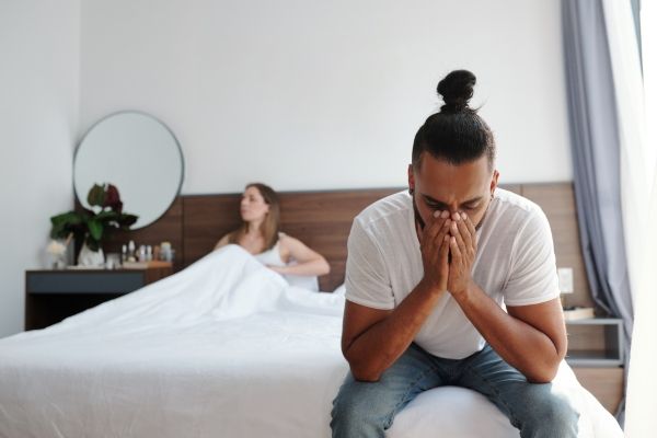 Nguyên nhân và dấu hiệu yếu sinh lý: Bác sĩ cảnh báo 5 dấu hiệu thường bị bỏ qua